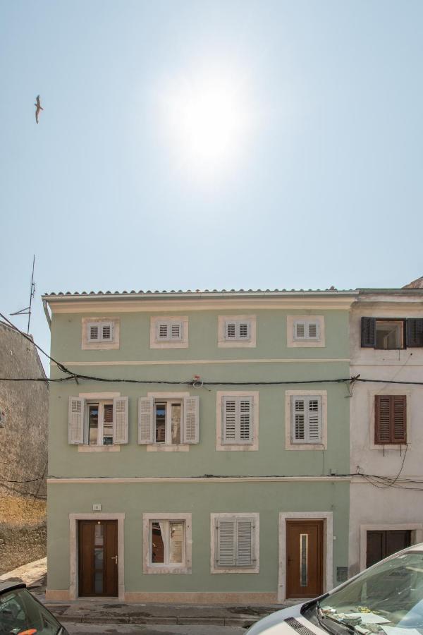 Apartments Nesatcium PUY 외부 사진